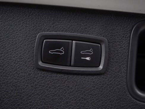 Certified 2022 Porsche Macan GTS image 14