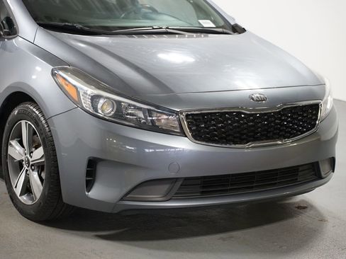 Used 2018 Kia Forte S image 4