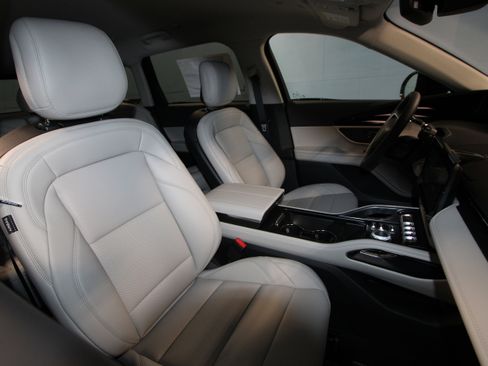 New 2026 Lincoln Nautilus Premier w/ Jet Appearance Package image 24