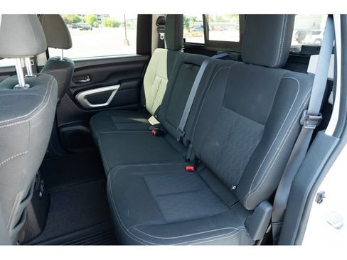 Used 2019 Nissan Titan SV w/ SV Convenience Package AWD/4WD image 13