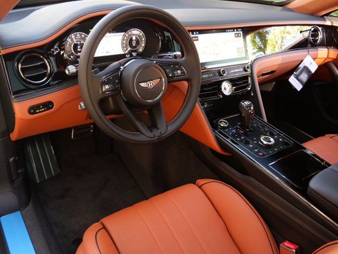 New 2026 Bentley Flying Spur Plug-In Hybrid image 2