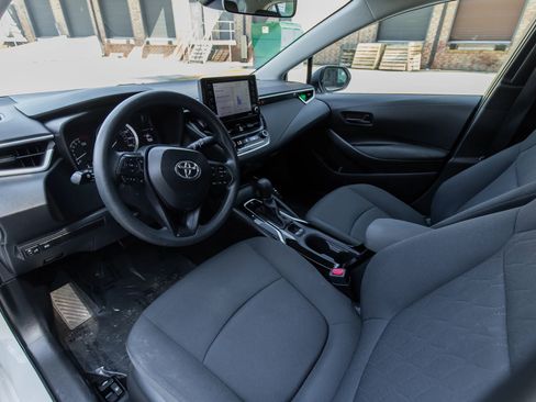 Used 2022 Toyota Corolla LE FWD image 17