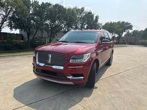 Used 2018 Lincoln Navigator Reserve AWD/4WD image 2