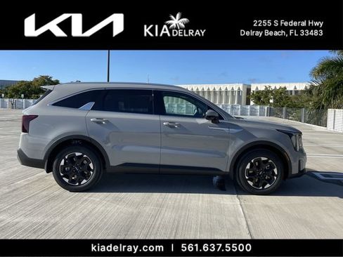 New 2026 Kia Sorento S image 2
