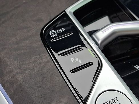 Used 2026 BMW X5 xDrive40i w/ M Sport Package image 26