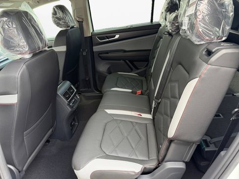 New 2026 Volkswagen Atlas Peak Edition AWD/4WD image 13
