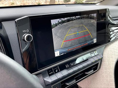 Used 2025 Toyota Camry XLE image 25