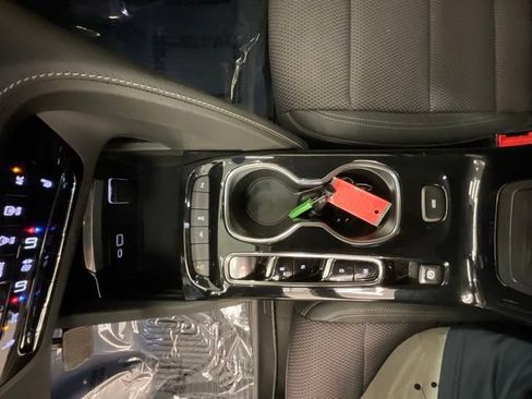 Used 2023 Buick Envision Preferred FWD image 21