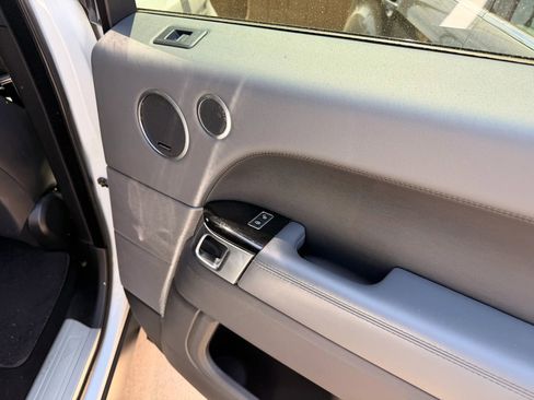Used 2015 Land Rover Range Rover Sport HSE image 15