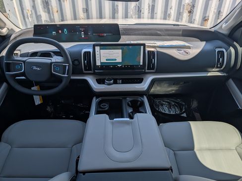 New 2026 Ford Expedition Max Active RWD image 21