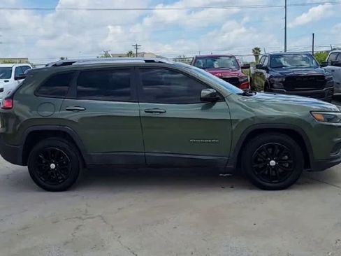 Used 2020 Jeep Cherokee Latitude FWD image 9