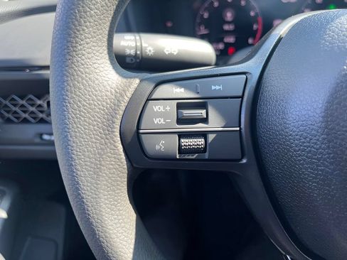Used 2025 Honda Accord LX image 19