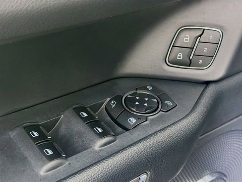 Used 2024 Ford Expedition Max XLT image 19