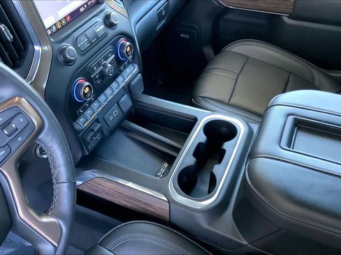 Used 2019 Chevrolet Silverado 1500 High Country w/ High Country Premium Package image 32