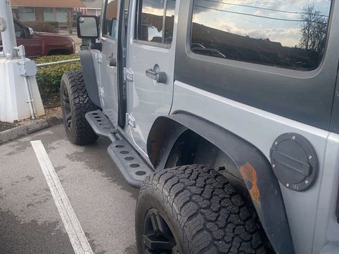 Used 2016 Jeep Wrangler Unlimited Sahara w/ Connectivity Group image 4