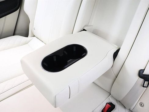 Used 2019 Bentley Bentayga AWD/4WD image 23