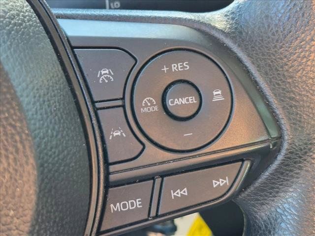 Used 2025 Toyota Corolla LE FWD image 12