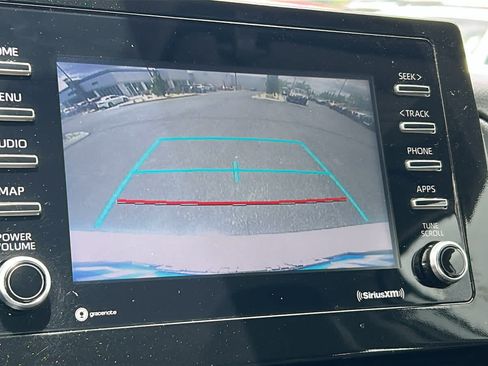 Used 2022 Toyota Camry SE FWD image 16