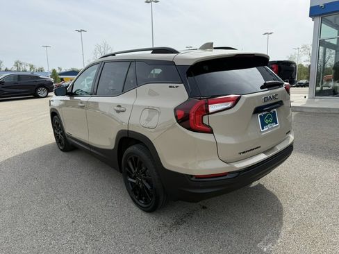 Used 2023 GMC Terrain SLT w/ Tech Package image 3