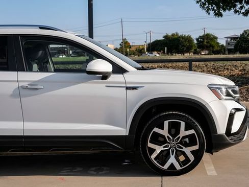 Used 2022 Volkswagen Taos SEL AWD/4WD image 9
