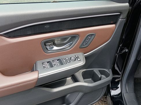 Used 2025 Honda Pilot Elite image 20