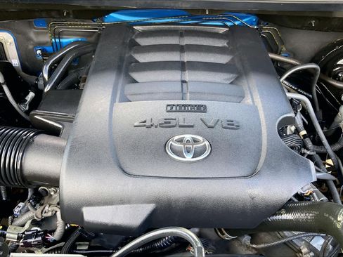 Used 2018 Toyota Tundra SR5 w/ SR5 Upgrade Package RWD image 32