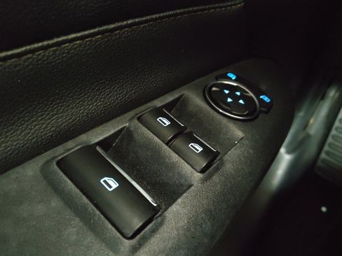 Used 2020 Ford Mustang Premium RWD image 27