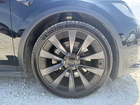 Used 2022 Tesla Model X Plaid image 17