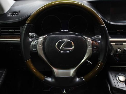 Used 2013 Lexus ES 350 w/ Luxury Pkg FWD image 14