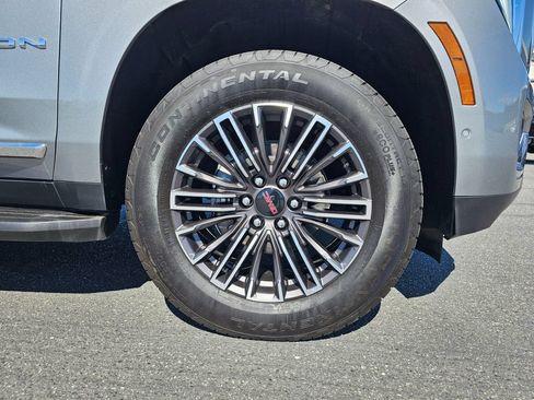 Used 2025 GMC Yukon XL Elevation w/ Elevation Premium Package AWD/4WD image 9