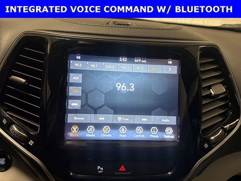 Used 2020 Jeep Cherokee Limited image 11