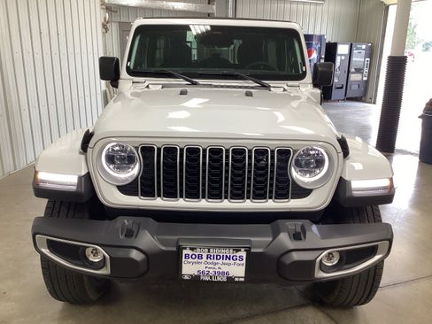 Used 2025 Jeep Wrangler Unlimited Sahara w/ Safety Group AWD/4WD image 8