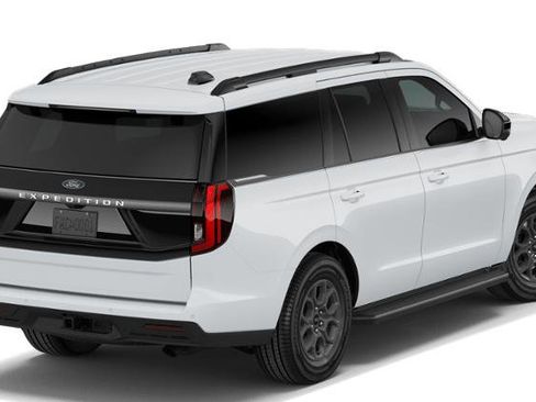 New 2026 Ford Expedition Active image 3