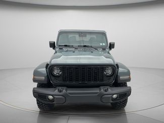 Used 2024 Jeep Gladiator Sport AWD/4WD video 2