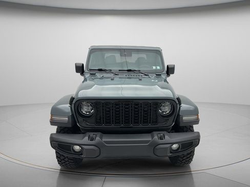Used 2024 Jeep Gladiator Sport AWD/4WD image 2