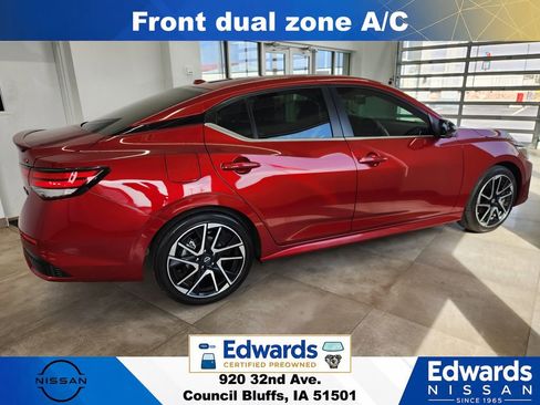 Used 2024 Nissan Sentra SR w/ SR Premium Package FWD image 9