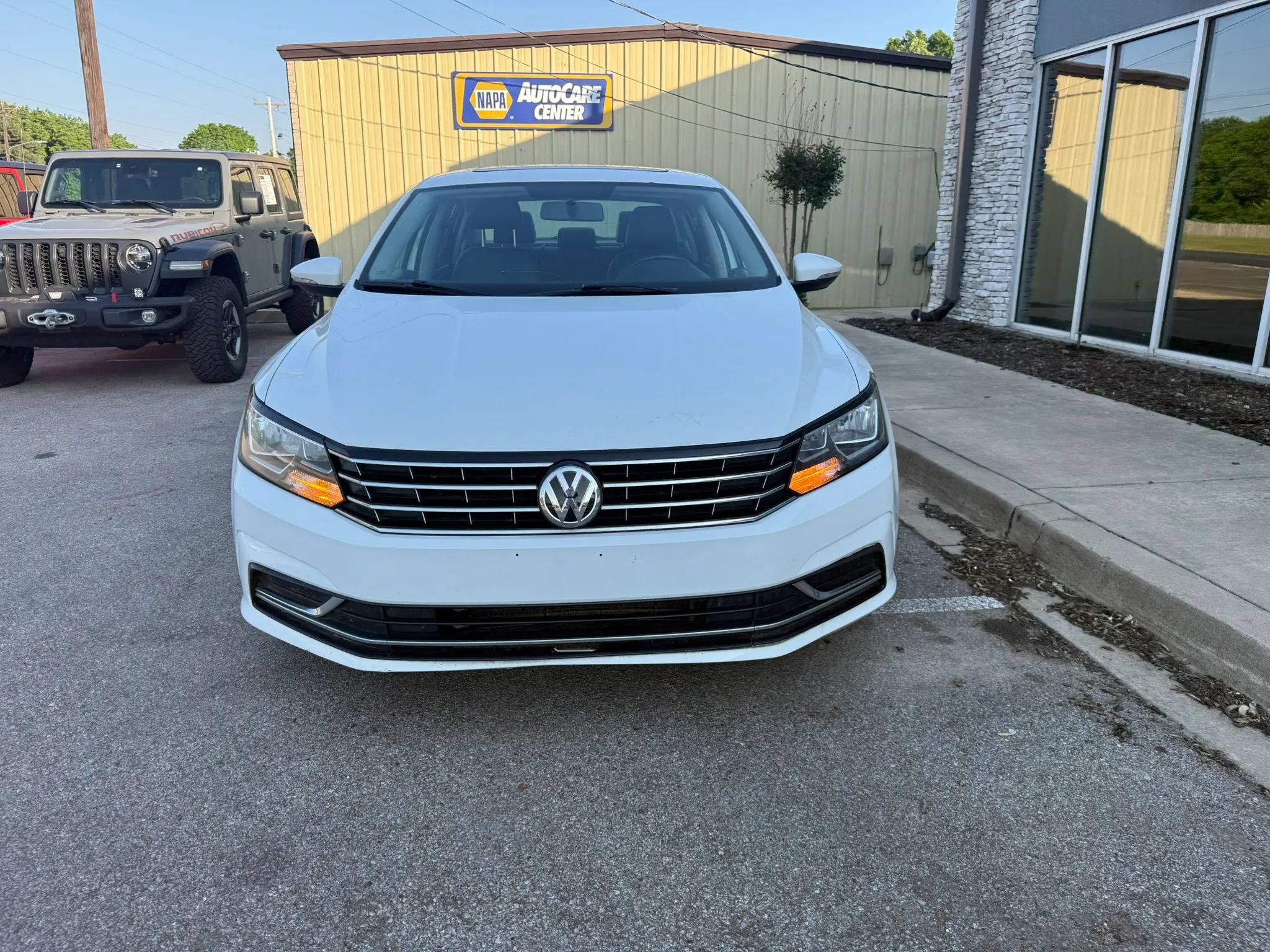 Used 2019 Volkswagen Passat 2.0T Wolfsburg FWD image 3