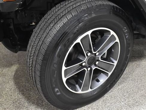 Used 2023 Jeep Wrangler Sahara image 11