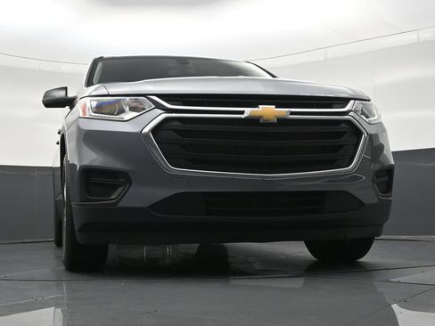 Used 2021 Chevrolet Traverse LS FWD image 29