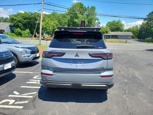 New 2026 Mitsubishi Outlander AWD image 4