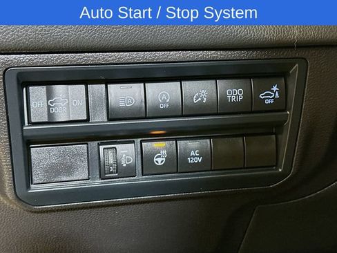 Used 2024 Toyota Tundra Limited AWD/4WD image 10