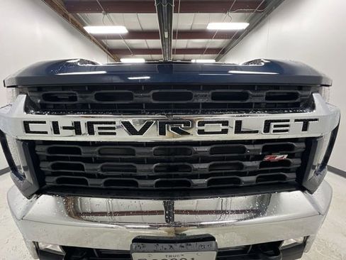 Certified 2022 Chevrolet Silverado 2500 LT w/ Convenience Package image 30