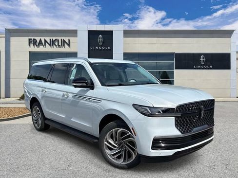 New 2026 Lincoln Navigator L Premier AWD/4WD image 1