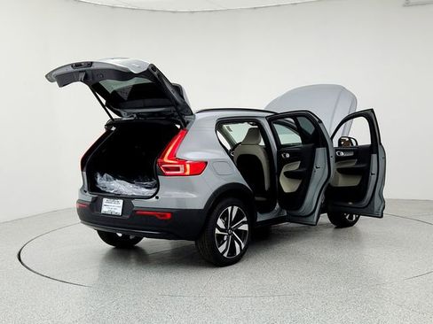 New 2026 Volvo XC40 B5 Ultra w/ Climate Package image 11