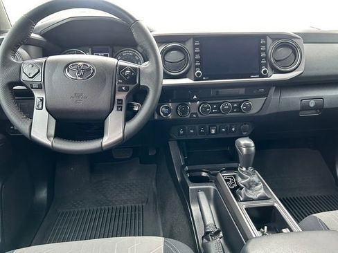 Certified 2022 Toyota Tacoma TRD Sport w/ Technology Package AWD/4WD image 12