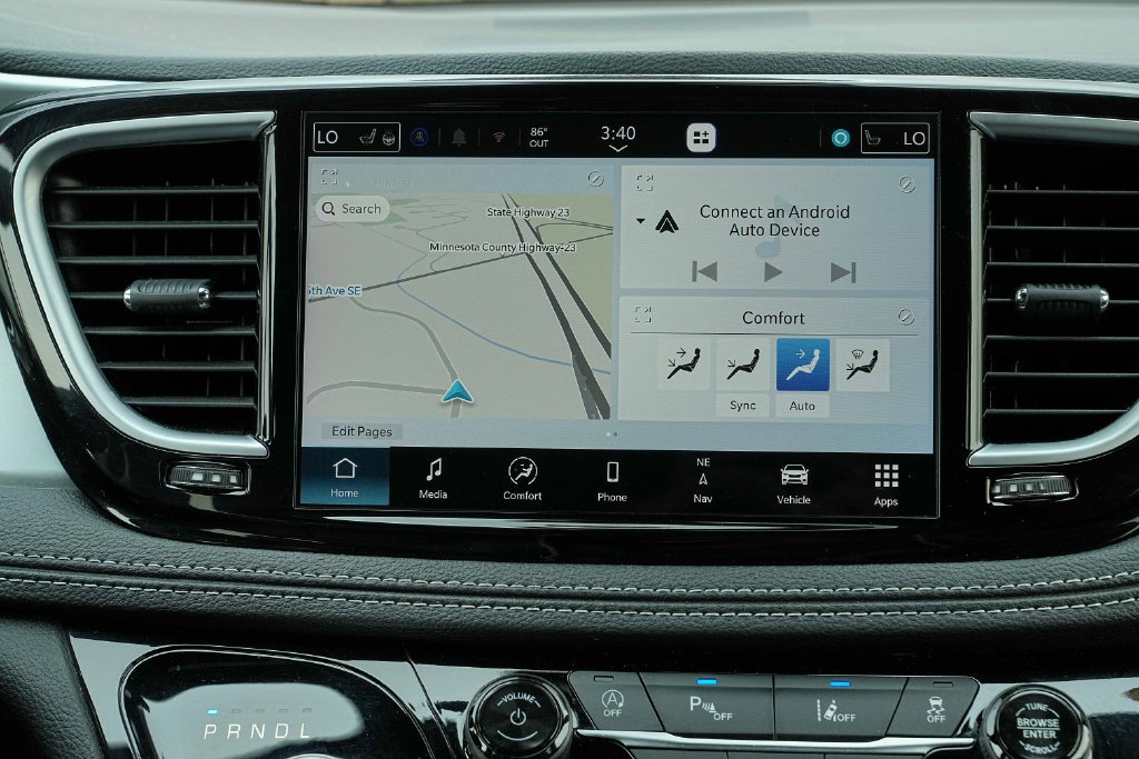 Used 2025 Chrysler Pacifica Limited FWD image 31
