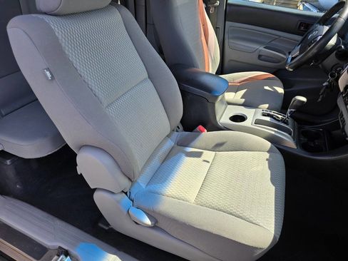 Used 2014 Toyota Tacoma 4x4 Access Cab V6 w/ SR5 Package image 36