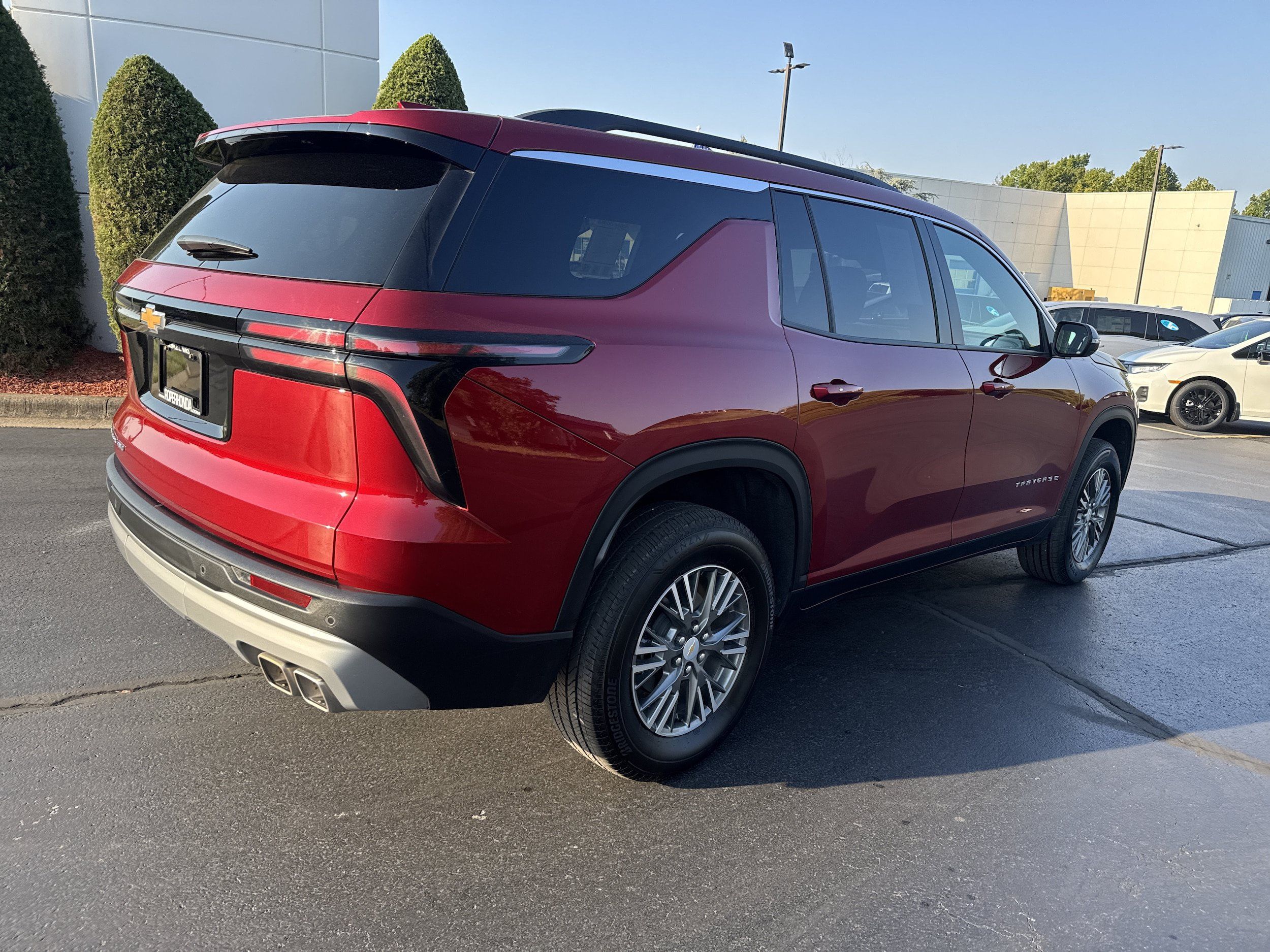 Used 2026 Chevrolet Traverse LT AWD/4WD image 4