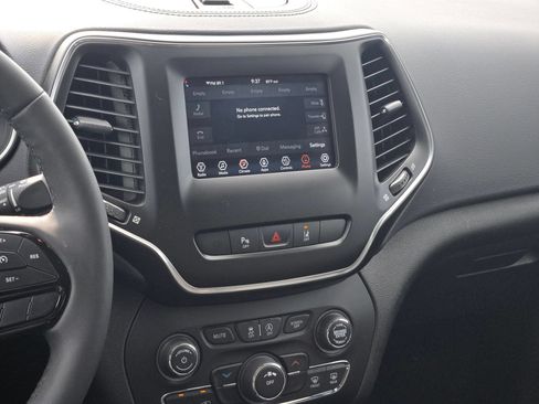 Used 2021 Jeep Cherokee Latitude Plus w/ Sun & Sound Group AWD/4WD image 16