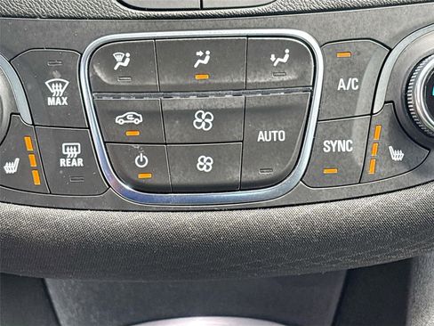 Used 2024 Chevrolet Malibu LT w/ Sport Edition FWD image 20